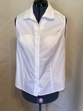 Chico's White Sleeveless Button-Down Shirt
